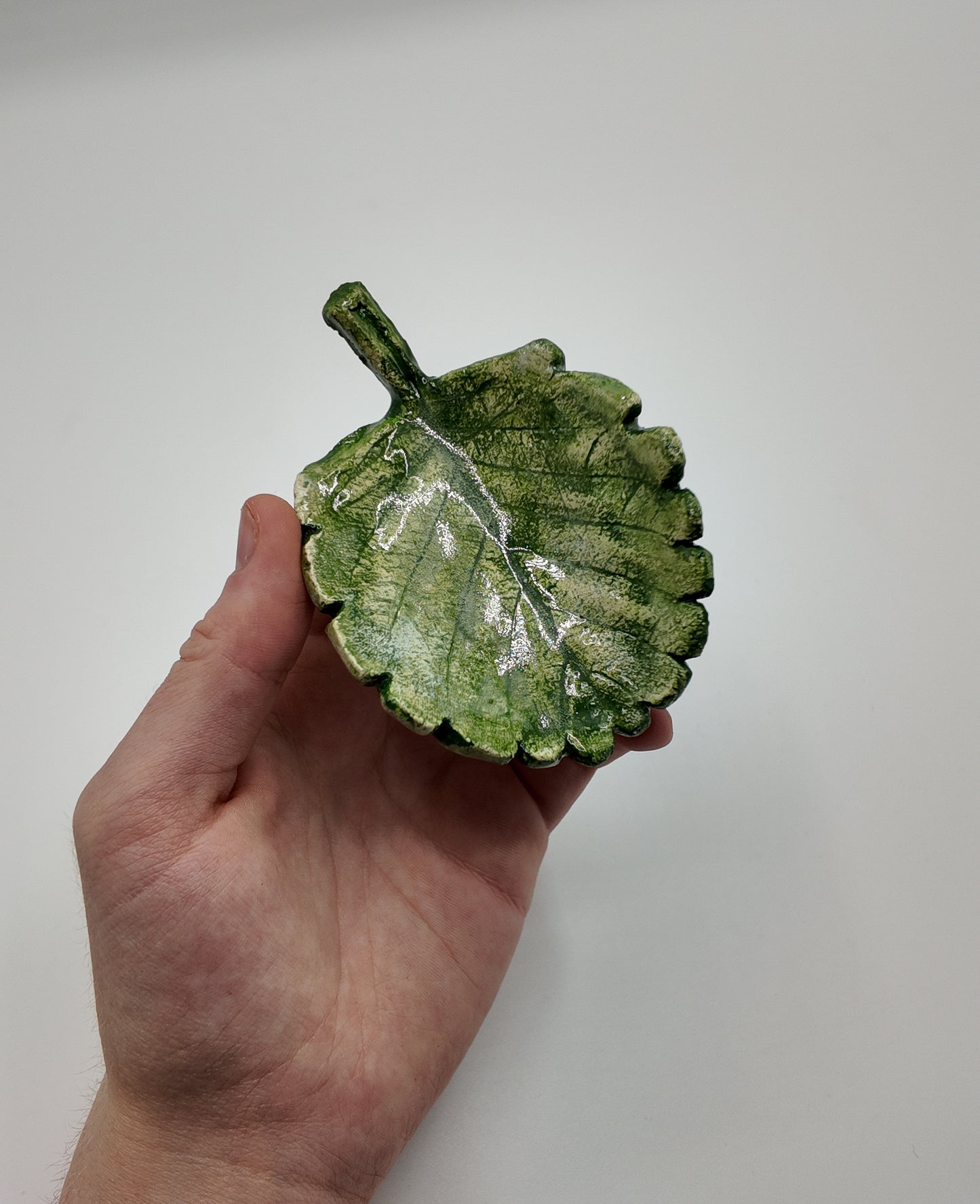 Dainty Leaf | Ceramic Jewellery Dish