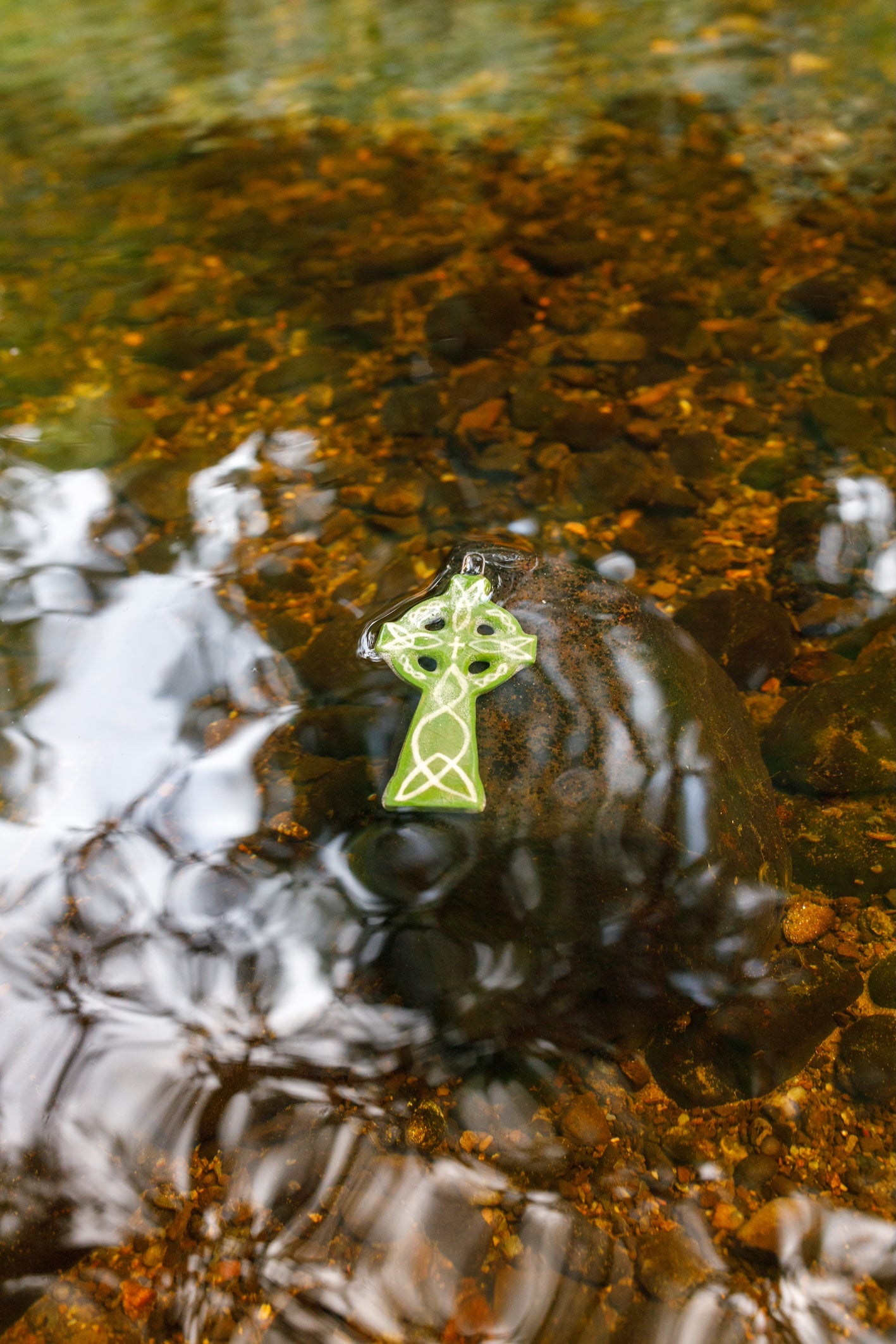 Celtic Cross Hanging Decoration (green)